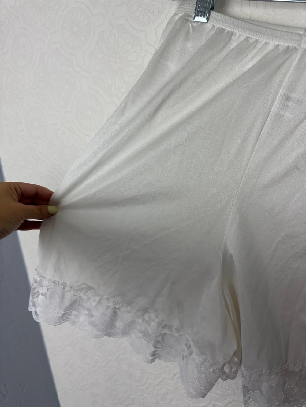 Vintage White Half Slip Shorts Lace Trim Nylon Pettipants Size Small - Picture 4 of 10